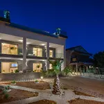Divina Villa