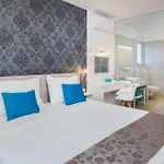 Divina Villa *