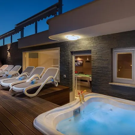 Divina Villa