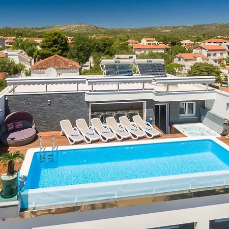 Divina Villa