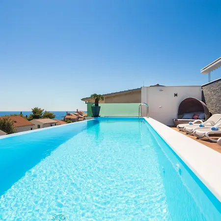 Divina * Rogoznica (Sibenik-Knin)