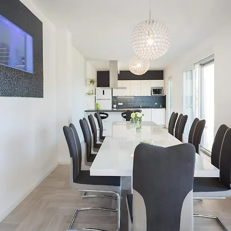 Divina Villa Rogoznica (Sibenik-Knin)