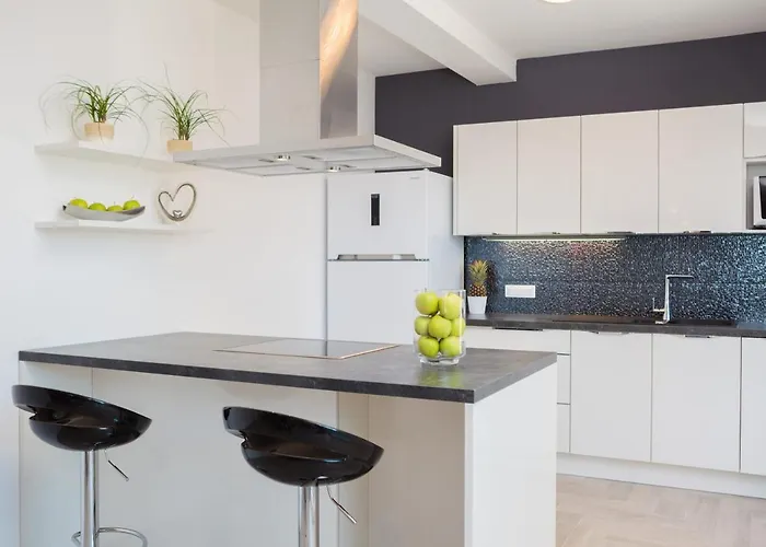 빌라 Divina 로고즈니차