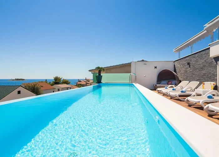 Divina * Rogoznica (Sibenik-Knin)