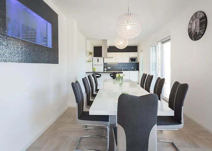 Divina Villa Rogoznica (Sibenik-Knin)